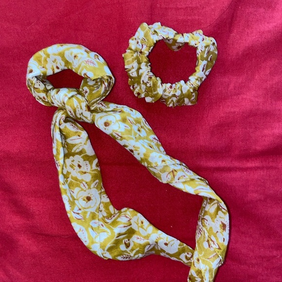 Scrunchie Set - Picture 1 of 1
